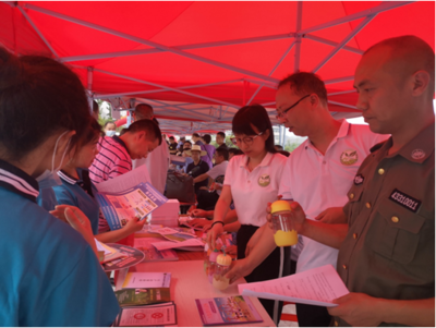 湘西州农业农村局积极开展“安全生产月”宣传咨询活动，筑牢农业经营安全防线
