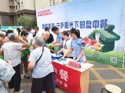 亚父市场所扎实开展食品安全宣传周活动，筑牢群众饮食安全防线